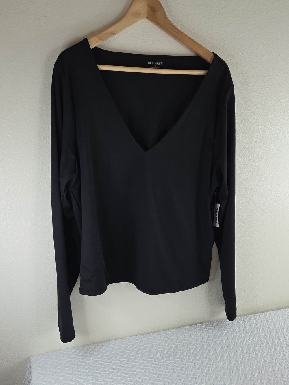 Old Navy 2X Black Deep V-Neck Long Sleeve Top NWT
